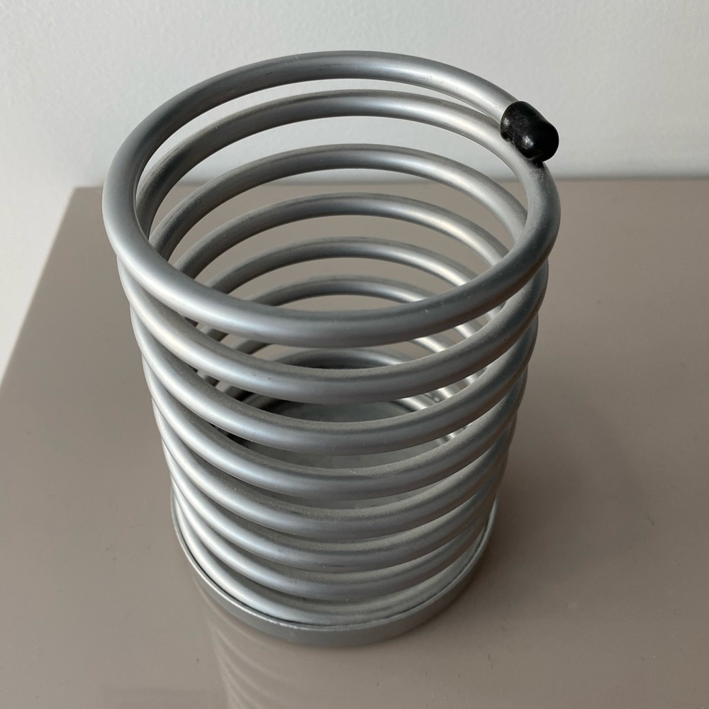 🗽NWT Modern Pens / Pencils Utility Cup